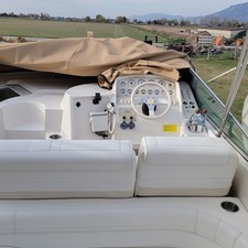 Cruisers yachts 3070 rogue