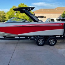 Malibu Wakesetter 247 LSV
