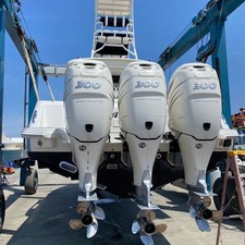 Boston Whaler 350 Outrage
