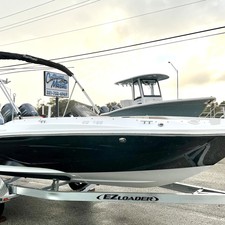 Hurricane SunDeck Sport 185 OB