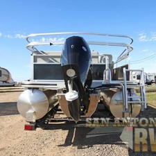 Lowe Ultra 202 Fish & Cruise