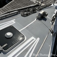 Alubat Ovni 37