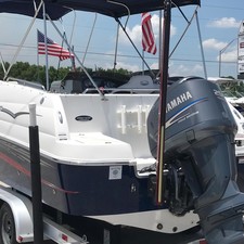 Larson 2400 Escape RT Twin FC