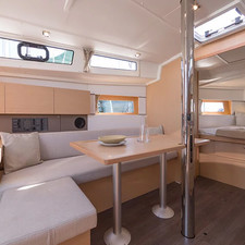 Beneteau Oceanis 38.1