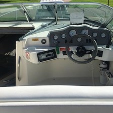 Sea Ray 230 Sundancer