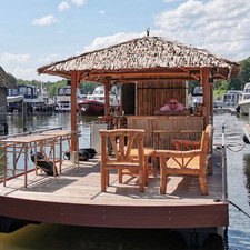 Marina EldenburgParty &amp; Badefloss