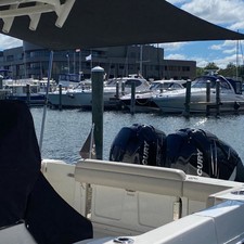 Boston Whaler 330 Outrage