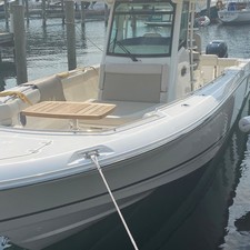 Boston Whaler 330 Outrage