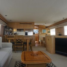 Hatteras Flybridge Motor Yacht