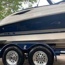 Sea Ray 230 SLX
