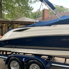 Sea Ray 230 SLX