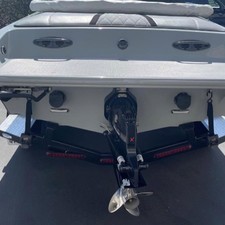 Pro-line 2950 mid cabin