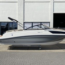 Bayliner VR5 Cuddy