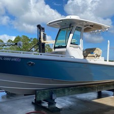 Everglades 253 Center Console