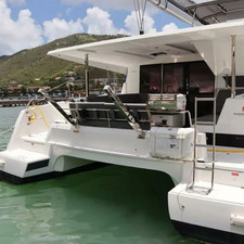 Fountaine Pajot Lucia 40