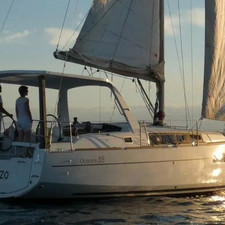 Oceanis 35