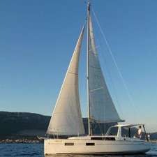 Oceanis 35