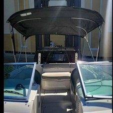 Sea Ray 240 Sundeck