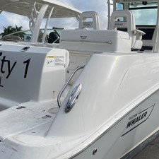 Boston Whaler 320 Outrage