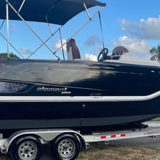 Bayliner Element XR7