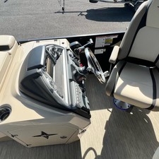 Berkshire 25E STS - Tritoon In Stock