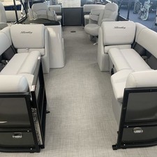 Premier Pontoons Navigator 220