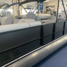 Premier Pontoons Navigator 220
