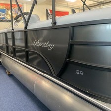 Premier Pontoons Navigator 220