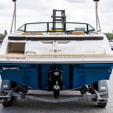 Sea Ray SPX 210