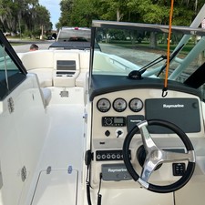 Boston Whaler 270 Vantage