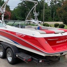 MasterCraft 225 Maristar