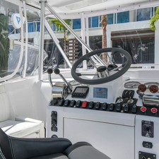 Luhrs 320 Open