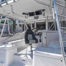 Luhrs 320 Open