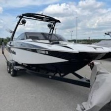 Malibu Wakesetter 22 MXZ