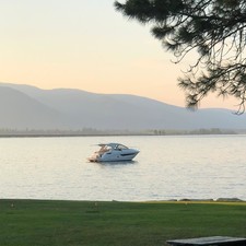 Sea Ray Sundancer 350 Coupe