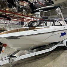 Malibu Wakesetter 23 LSV