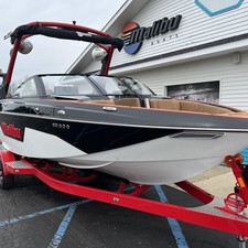 Malibu Wakesetter 23 LSV