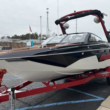 Malibu Wakesetter 23 LSV