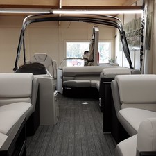 Lowe Retreat 230 RFL