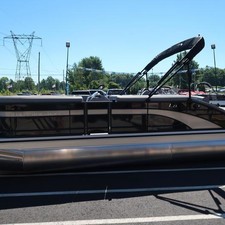 Bennington 23 LSB SPS