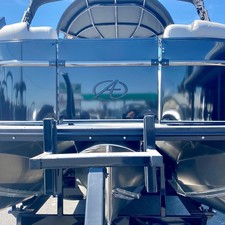Avalon 27' Catalina Platinum Elite Windshield w/ Twin Mercury 400 Racing Motors!