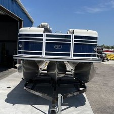 60 x 16 tri-toon passenger vessel