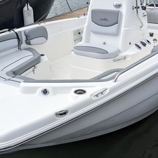 Nauticstar 211