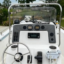 Sea Hunt Triton 186