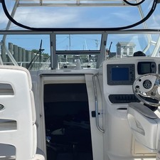 Boston Whaler 305 Conquest