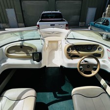 Sea ray 230 signature bowrider