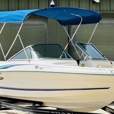 Sea ray 230 signature bowrider