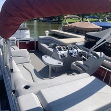 Bennington 20 SLV