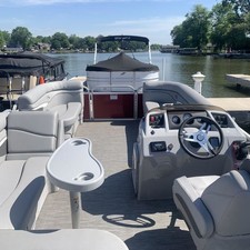 Bennington 20 SLV