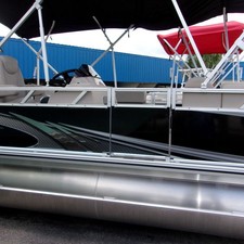 Tahoe GT Rear Fish 23 FT